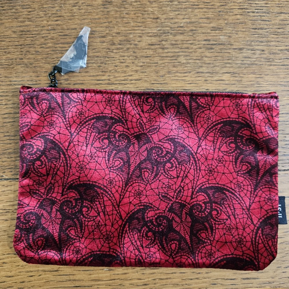 Clinique quickliner for eyes + Ipsy Halloween makeup bag